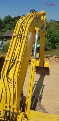 ขายรถแบคโฮ KOMATSU PC200-8 ใช้งาน 6 พันชั่วโมง สภาพเทพบุตร ขายรถแบคโฮ KOMATSU PC200-8 ใช้งาน 6 พันชั่วโมง สภาพเทพบุตร