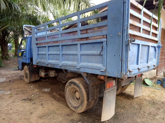 รถบรรทุก 6 ล้อ ISUZU รถบรรทุก 6 ล้อ ISUZU