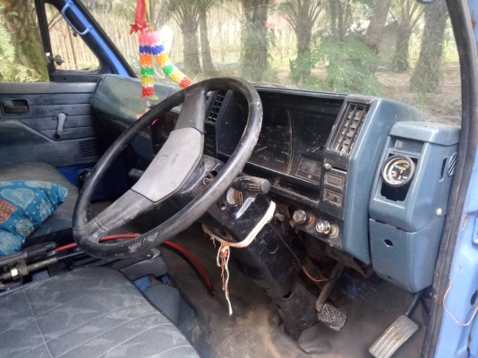 รถบรรทุก 6 ล้อ ISUZU รถบรรทุก 6 ล้อ ISUZU