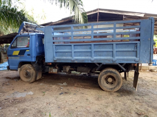 รถบรรทุก 6 ล้อ ISUZU รถบรรทุก 6 ล้อ ISUZU