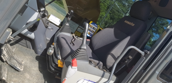 รถแบคโฮ KOMATSU PC200-8M0 ซีเรียลสูง กล้องหลัง ใช้งานเพียง 6 พันชั่วโมง (PM 7 พันชั่วโมง) สภาพเทพบุตร รถแบคโฮ KOMATSU PC200-8M0 ซีเรียลสูง กล้องหลัง ใช้งานเพียง 6 พันชั่วโมง (PM 7 พันชั่วโมง) สภาพเทพบุตร