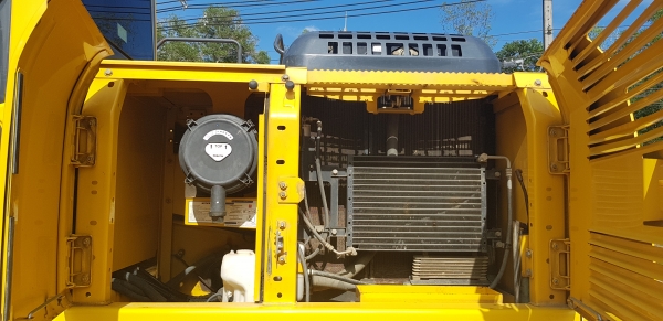 รถแบคโฮ KOMATSU PC200-8M0 ซีเรียลสูง กล้องหลัง ใช้งานเพียง 6 พันชั่วโมง (PM 7 พันชั่วโมง) สภาพเทพบุตร รถแบคโฮ KOMATSU PC200-8M0 ซีเรียลสูง กล้องหลัง ใช้งานเพียง 6 พันชั่วโมง (PM 7 พันชั่วโมง) สภาพเทพบุตร