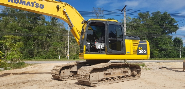 รถแบคโฮ KOMATSU PC200-8M0 ซีเรียลสูง กล้องหลัง ใช้งานเพียง 6 พันชั่วโมง (PM 7 พันชั่วโมง) สภาพเทพบุตร รถแบคโฮ KOMATSU PC200-8M0 ซีเรียลสูง กล้องหลัง ใช้งานเพียง 6 พันชั่วโมง (PM 7 พันชั่วโมง) สภาพเทพบุตร