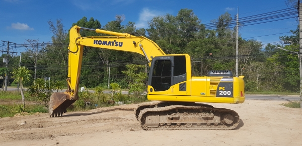 รถแบคโฮ KOMATSU PC200-8M0 ซีเรียลสูง กล้องหลัง ใช้งานเพียง 6 พันชั่วโมง (PM 7 พันชั่วโมง) สภาพเทพบุตร รถแบคโฮ KOMATSU PC200-8M0 ซีเรียลสูง กล้องหลัง ใช้งานเพียง 6 พันชั่วโมง (PM 7 พันชั่วโมง) สภาพเทพบุตร
