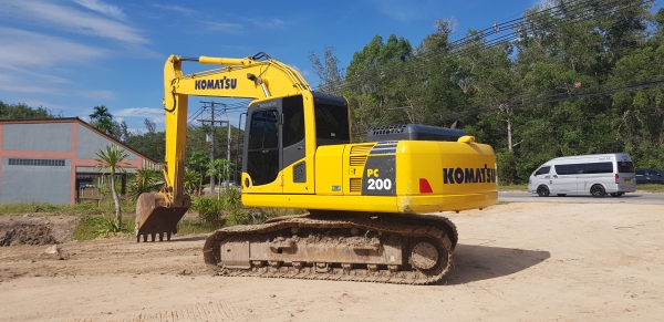 รถแบคโฮ KOMATSU PC200-8M0 ซีเรียลสูง กล้องหลัง ใช้งานเพียง 6 พันชั่วโมง (PM 7 พันชั่วโมง) สภาพเทพบุตร รถแบคโฮ KOMATSU PC200-8M0 ซีเรียลสูง กล้องหลัง ใช้งานเพียง 6 พันชั่วโมง (PM 7 พันชั่วโมง) สภาพเทพบุตร