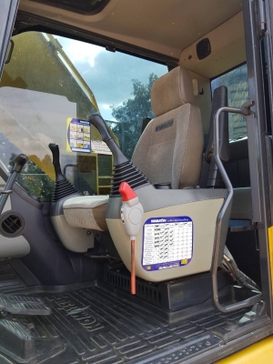 ขายรถแบคโฮ KOMATSU PC200-8 ใช้งานเพียง 7 พันชั่วโมง สภาพนางฟ้า ขายรถแบคโฮ KOMATSU PC200-8 ใช้งานเพียง 7 พันชั่วโมง สภาพนางฟ้า