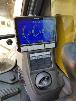 ขายรถแบคโฮ KOMATSU PC200-8 ใช้งานเพียง 7 พันชั่วโมง สภาพนางฟ้า ขายรถแบคโฮ KOMATSU PC200-8 ใช้งานเพียง 7 พันชั่วโมง สภาพนางฟ้า