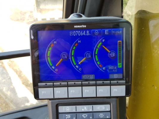 ขายรถแบคโฮ KOMATSU PC200-8 ใช้งานเพียง 7 พันชั่วโมง สภาพนางฟ้า ขายรถแบคโฮ KOMATSU PC200-8 ใช้งานเพียง 7 พันชั่วโมง สภาพนางฟ้า