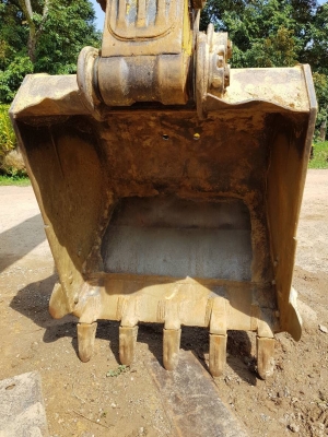 ขายรถแบคโฮ KOMATSU PC200-8 ใช้งานเพียง 7 พันชั่วโมง สภาพนางฟ้า ขายรถแบคโฮ KOMATSU PC200-8 ใช้งานเพียง 7 พันชั่วโมง สภาพนางฟ้า