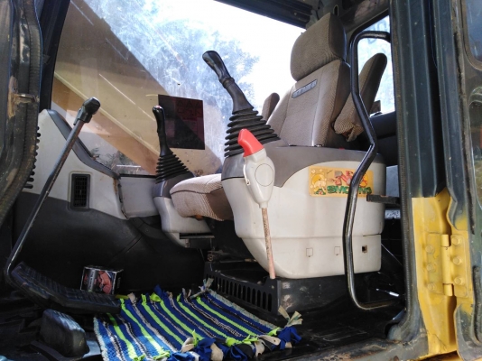 ขายรถแบคโฮ KOMATSU PC200-7 ปี ซีเรียลสูง ใช้งาน 11,xxx ชั่วโมง สภาพเทพบุตร