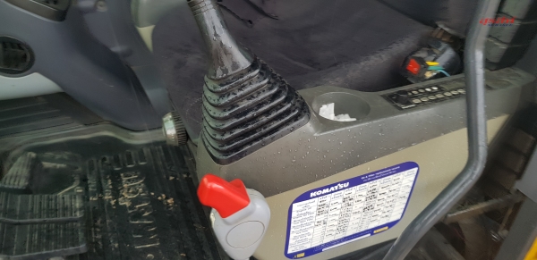 ขายรถแบคโฮ KOMATSU PC130-8 ใช้งาน 9 พันชั่วโมง สภาพนางฟ้า เอกสารเล่มทะเบียน ขายรถแบคโฮ KOMATSU PC130-8 ใช้งาน 9 พันชั่วโมง สภาพนางฟ้า เอกสารเล่มทะเบียน