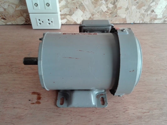 ขายมอเตอร์  Mitsubishi 1HP. 380V  4Pole