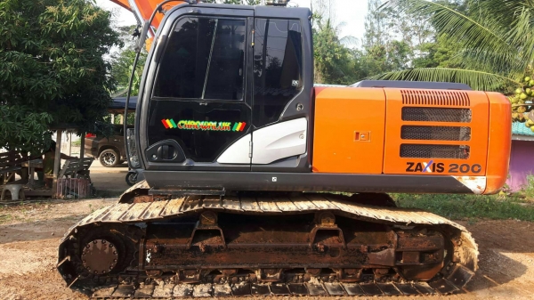 ขายรถขุด HITACHI ZX200-5G ใช้งานหมื่นชั่วโมง สภาพดี พร้อมใช้งาน