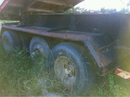 เซมิเทรลเลอร์ กระบะดั๊ม 3 มิตร