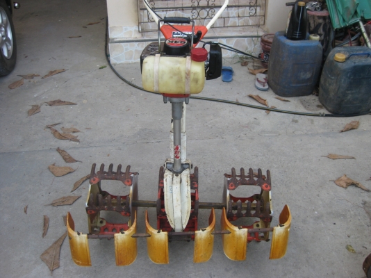 เครื่องพรวนหญ้าในร่องข้าว