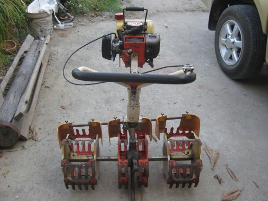 เครื่องพรวนหญ้าในร่องข้าว