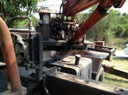 รถบรรทุก 6 ล้อ ติดเครน พร้อมอุปกรณ์เจาะ ยี่ห้อ HINO