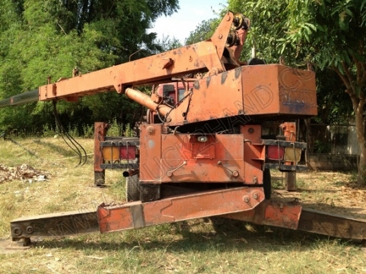 รถบรรทุก 6 ล้อ ติดเครน พร้อมอุปกรณ์เจาะ ยี่ห้อ HINO