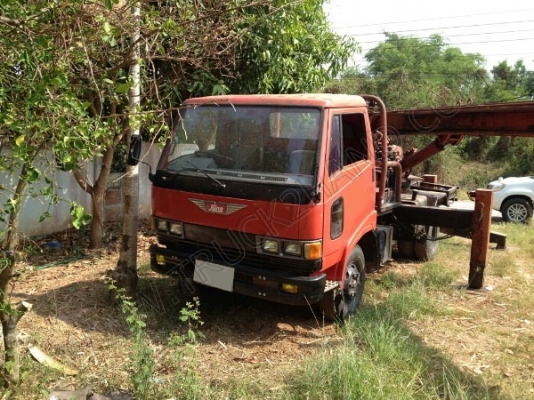 รถบรรทุก 6 ล้อ ติดเครน พร้อมอุปกรณ์เจาะ ยี่ห้อ HINO