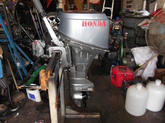 ขาย เครื่องเรือ Honda 8 แรง four stroke สภาพสวย