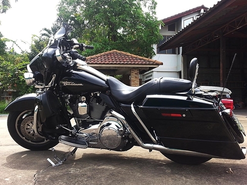 ขออนุญาติฝากขาย Street Glide สีดำ ปี 2008 พร้อมทะเบียน แต่งเต็ม ครับ