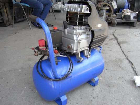 ขายปั้มลมโรตารี่ 1.5 HP. สภาพสวยพร้อมใช้งาน