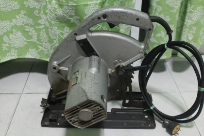 เลื่อยวงเดือนยี่ห้อ makita รุ่น 5201N ขนาดใบ 10นิ้วสภาพดีพร้อมใช้ครับ
