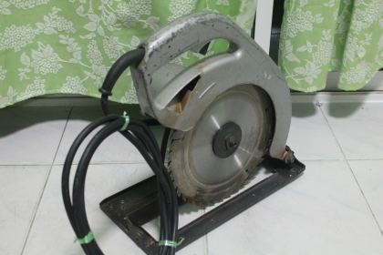 เลื่อยวงเดือนยี่ห้อ makita รุ่น 5201N ขนาดใบ 10นิ้วสภาพดีพร้อมใช้ครับ