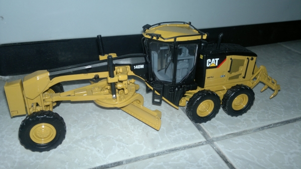 โมเดลรถเกรด catterpillar 140 M 1.50 รายละเอียดโมเดลสวยคับ ราคาพร้อมส่งคับ โมเดลรถเกรด catterpillar 140 M 1.50 รายละเอียดโมเดลสวยคับ ราคาพร้อมส่งคับ