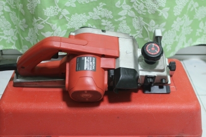 กบไสไม้ไฟฟ้ายี่ห้อ maktec mt110 สภาพดีเกิน 90 เปอร์เซนต์ครับ กบไสไม้ไฟฟ้ายี่ห้อ maktec mt110 สภาพดีเกิน 90 เปอร์เซนต์ครับ