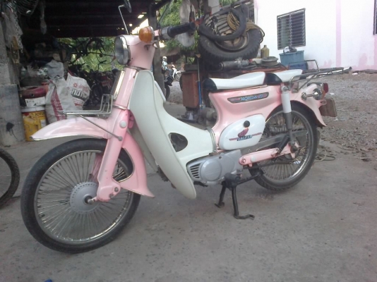 ขาย honda C70 สีชมพู ทะเบียนพร้อมชุดโอน พร้อมใช้ พร้อมขี่
