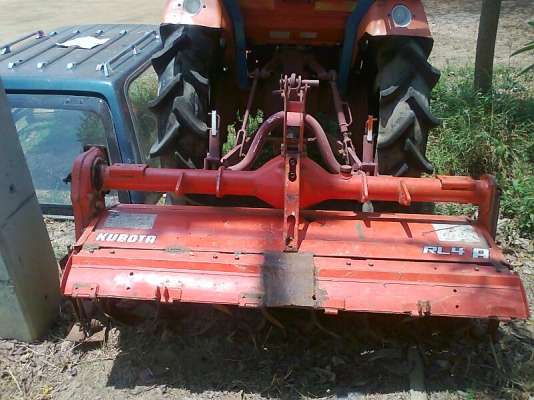 ขายด่วน..รถไถ KUBOTA L1802-M รถใหม่ทั้งคัน เลขไมล์น้อยเพียง 3,000 ชั่วโมง รถสวย พร้อมใช้งาน แถมฟรี จอบหมุน KUBOTA ไว้ให้ใช้งาน.