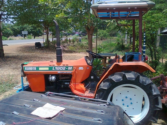 ขายด่วน..รถไถ KUBOTA L1802-M รถใหม่ทั้งคัน เลขไมล์น้อยเพียง 3,000 ชั่วโมง รถสวย พร้อมใช้งาน แถมฟรี จอบหมุน KUBOTA ไว้ให้ใช้งาน.