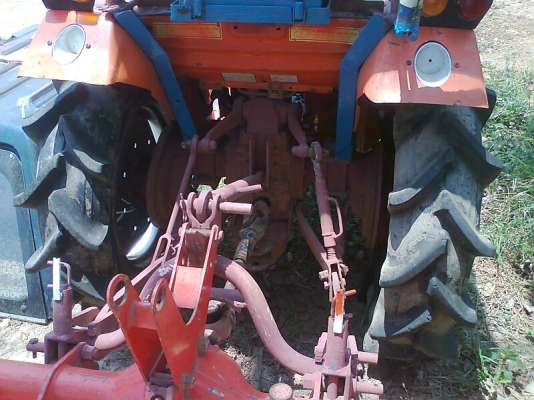 ขายด่วน..รถไถ KUBOTA L1802-M รถใหม่ทั้งคัน เลขไมล์น้อยเพียง 3,000 ชั่วโมง รถสวย พร้อมใช้งาน แถมฟรี จอบหมุน KUBOTA ไว้ให้ใช้งาน.