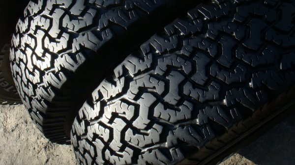 ขายยาง BF Goodrich Allterrain 30 9.5 r15  ปี10 สวยๆ