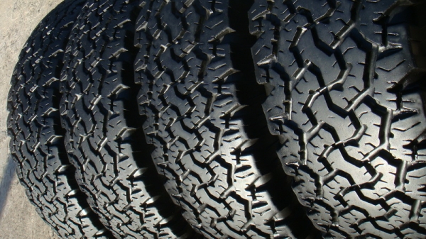 ขายยาง BF Goodrich Allterrain 30 9.5 r15 ปี10 สวยๆ ขายยาง BF Goodrich Allterrain 30 9.5 r15 ปี10 สวยๆ