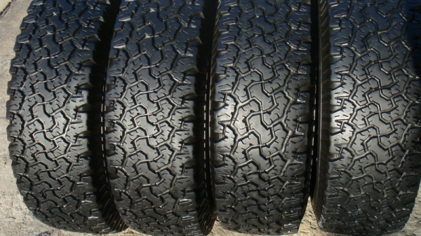 ขายยาง BF Goodrich Allterrain 30 9.5 r15 ปี10 สวยๆ ขายยาง BF Goodrich Allterrain 30 9.5 r15 ปี10 สวยๆ