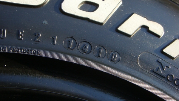 ขายยาง BF Goodrich Allterrain 30 9.5 r15 ปี10 สวยๆ ขายยาง BF Goodrich Allterrain 30 9.5 r15 ปี10 สวยๆ