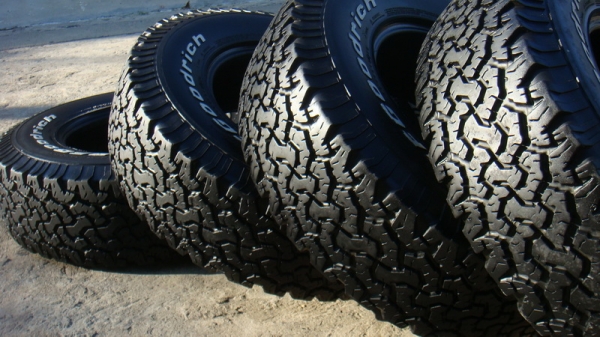 ขายยาง BF Goodrich Allterrain 30 9.5 r15 ปี10 สวยๆ ขายยาง BF Goodrich Allterrain 30 9.5 r15 ปี10 สวยๆ