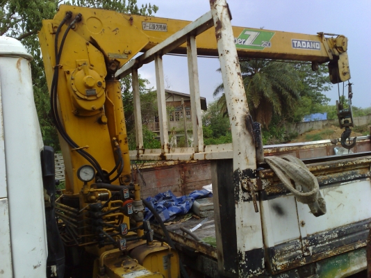 ขายรถ 6 ล้อติดเครนTANANO 2.5 ตัน MITSUBISHI CANTER 100 แรงเครื่องดีคัสซีสวยทะเบียนพร้อมประตูครบ