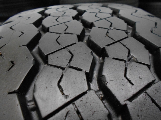 ขายล้อแม็ก Isuzu D-max ขอบ 15 พร้อมยางบริดสโตน 215/70/15 ปี 08/เทิร์นได้-ใส่ฟรี