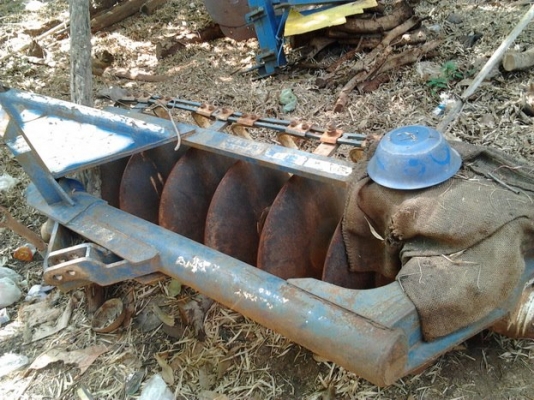 ***ขายแล้วครับขอบคุณ Truck2hand ขายรถไถFORD77 T3ท้ายใหญ่ๆ ของ6600 เครื่องดี ติดง่าย แรงดี เกียร์ดีเข้าง่าย แขนสภาพดีไม่มีปะ ไม่มีดาม ปั๊มแรงดี พร้อมอุปกรณ์3ชิ้น ใบดัน ผาน3 ผาน 6 CMT สภาพดีพร้อมใช้ ยางดี เอกสารซื้อขาย พร้อมใช้พร้อมลุยงาน ราคาต่อรองได้ครับ