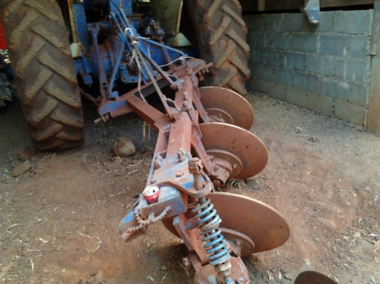 ***ขายแล้วครับขอบคุณ Truck2hand ขายรถไถFORD77 T3ท้ายใหญ่ๆ ของ6600 เครื่องดี ติดง่าย แรงดี เกียร์ดีเข้าง่าย แขนสภาพดีไม่มีปะ ไม่มีดาม ปั๊มแรงดี พร้อมอุปกรณ์3ชิ้น ใบดัน ผาน3 ผาน 6 CMT สภาพดีพร้อมใช้ ยางดี เอกสารซื้อขาย พร้อมใช้พร้อมลุยงาน ราคาต่อรองได้ครับ