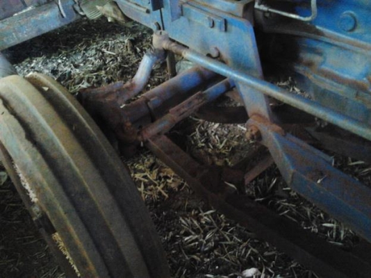 ***ขายแล้วครับขอบคุณ Truck2hand ขายรถไถFORD77 T3ท้ายใหญ่ๆ ของ6600 เครื่องดี ติดง่าย แรงดี เกียร์ดีเข้าง่าย แขนสภาพดีไม่มีปะ ไม่มีดาม ปั๊มแรงดี พร้อมอุปกรณ์3ชิ้น ใบดัน ผาน3 ผาน 6 CMT สภาพดีพร้อมใช้ ยางดี เอกสารซื้อขาย พร้อมใช้พร้อมลุยงาน ราคาต่อรองได้ครับ