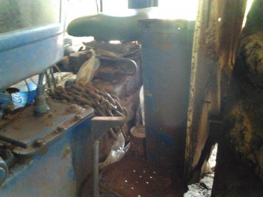 ***ขายแล้วครับขอบคุณ Truck2hand ขายรถไถFORD77 T3ท้ายใหญ่ๆ ของ6600 เครื่องดี ติดง่าย แรงดี เกียร์ดีเข้าง่าย แขนสภาพดีไม่มีปะ ไม่มีดาม ปั๊มแรงดี พร้อมอุปกรณ์3ชิ้น ใบดัน ผาน3 ผาน 6 CMT สภาพดีพร้อมใช้ ยางดี เอกสารซื้อขาย พร้อมใช้พร้อมลุยงาน ราคาต่อรองได้ครับ