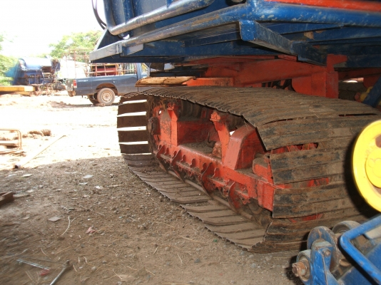 ขายด่วน รถเกี่ยวข้าวไทยเส็ง เดี่ยวทรนง อุ้ม 2.5 ตัน ปั้มไดกิ้น 23  ตัวเดิน 12HT โซ่ D2 เครื่องยนต์ J08C  235 แรงม้า สภาพดี พร้อมใช้งาน