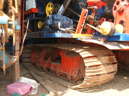 ขายด่วน รถเกี่ยวข้าวไทยเส็ง เดี่ยวทรนง อุ้ม 2.5 ตัน ปั้มไดกิ้น 23  ตัวเดิน 12HT โซ่ D2 เครื่องยนต์ J08C  235 แรงม้า สภาพดี พร้อมใช้งาน