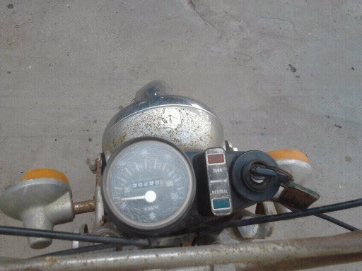 ขาย SUZUKI A 100 เดิมแห้ง เครื่องดีมาก ของเดิมเต็มคัน ทะเบียนพร้อมโอน ขาย SUZUKI A 100 เดิมแห้ง เครื่องดีมาก ของเดิมเต็มคัน ทะเบียนพร้อมโอน