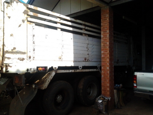 ***สีใหม่ สวยสด***ขาย 10ล้อ "ไอ้หลงสายฟ้า" 2 เพลาดั๊ม MITSUBISHI FM527M-A2xxxx เครื่องเดิม เกียร์เดิม เบรคเล็ก สาแหรกตรง เครื่อง6D16 195HP แห้งดี ไม่เยิ้ม แรงดี ติดง่าย เกียร์10สปีด เข้าง่ายไม่หลุด ช่วงล่างแน่น คัสซีสวย ไม่บวมไม่ผุ กระบะดั๊ม เนี