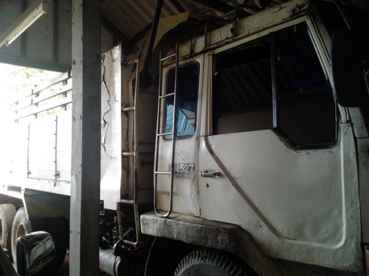 ***สีใหม่ สวยสด***ขาย 10ล้อ "ไอ้หลงสายฟ้า" 2 เพลาดั๊ม MITSUBISHI FM527M-A2xxxx เครื่องเดิม เกียร์เดิม เบรคเล็ก สาแหรกตรง เครื่อง6D16 195HP แห้งดี ไม่เยิ้ม แรงดี ติดง่าย เกียร์10สปีด เข้าง่ายไม่หลุด ช่วงล่างแน่น คัสซีสวย ไม่บวมไม่ผุ กระบะดั๊ม เนี